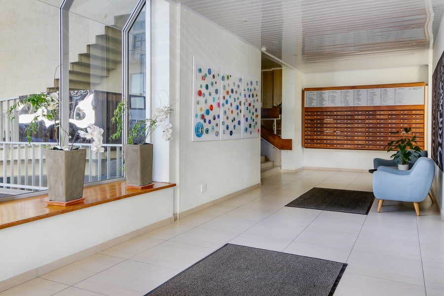 2 Bedroom Property for Sale in Sea Point Western Cape